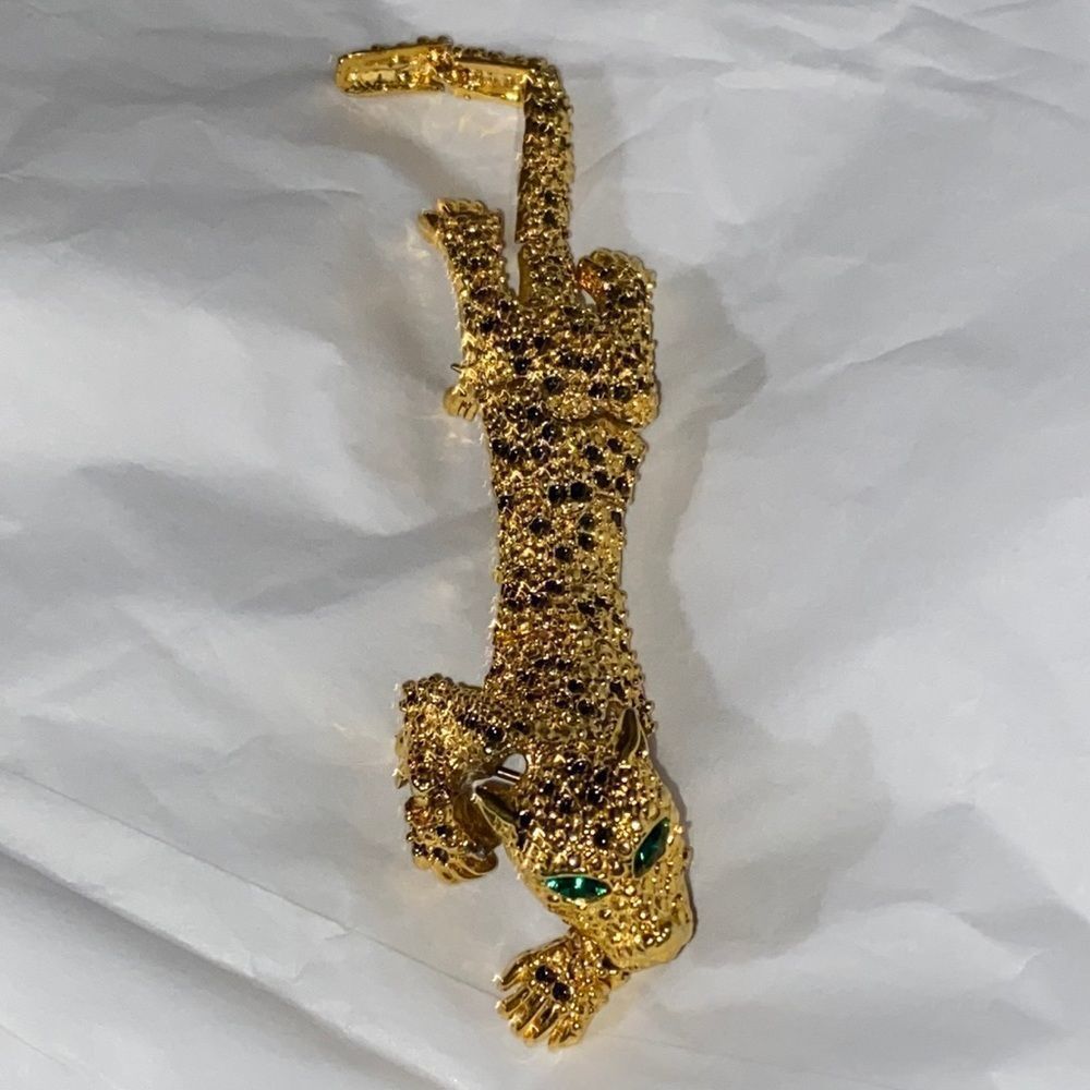 Vintage Articulated Leopard Pin Gold with Green Glass Eyes - Picture 2 of 12
